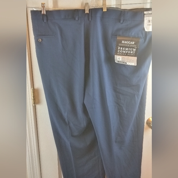 HAGGAR PREMIUM COMFORT DRESS PANT - Picture 4 of 4